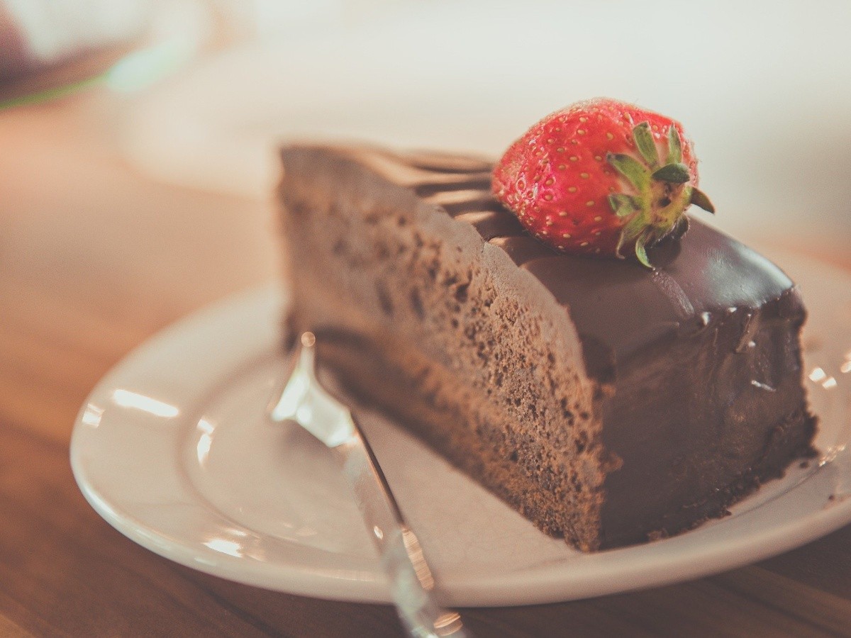 Pastel de chocolate hecho en sartén, disfruta de una rica y sencilla receta  | Mundo Sano | Noticias e información para un estilo de vida saludable.