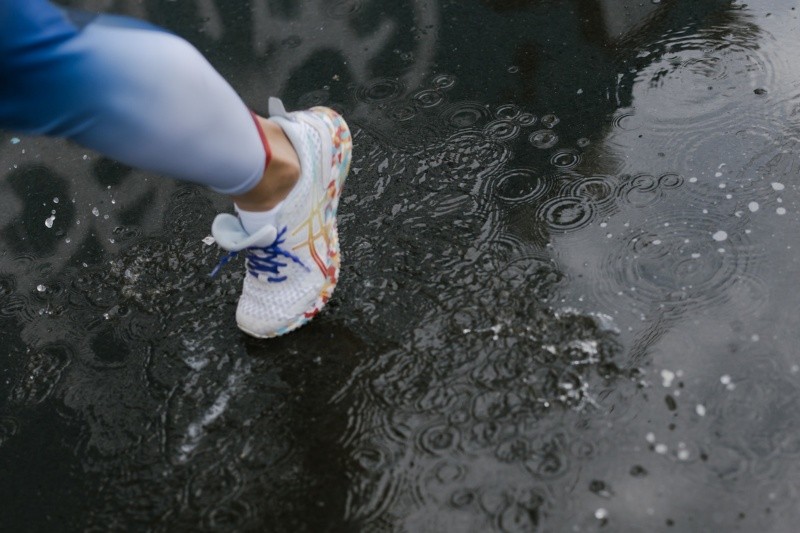  El simple hecho de caminar es indispensable para mantener un buen estado de salud.